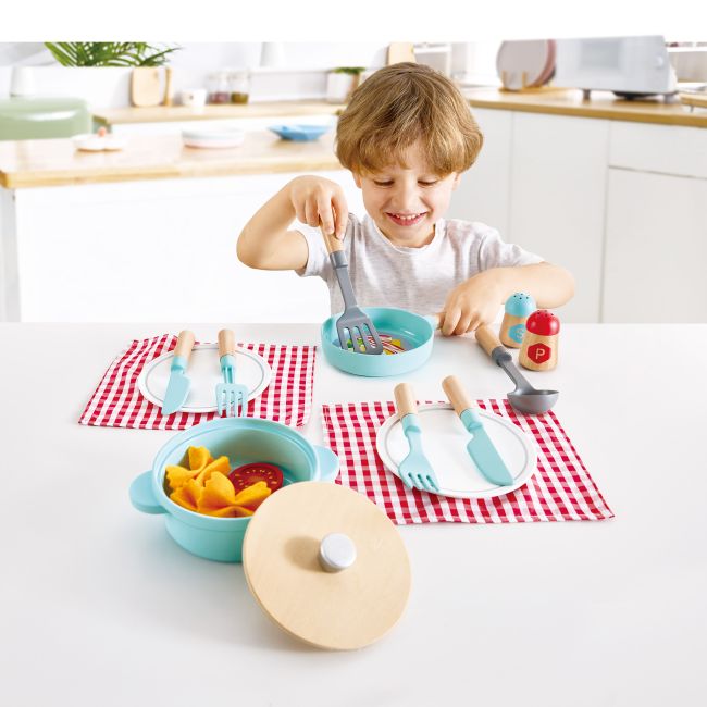 Jucarie - Set de joaca micutul Chef pentru gatit si servire (21 piese)