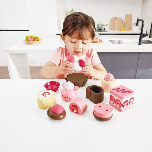 Jucarie din lemn - Set desert cu capsuni (7 piese)