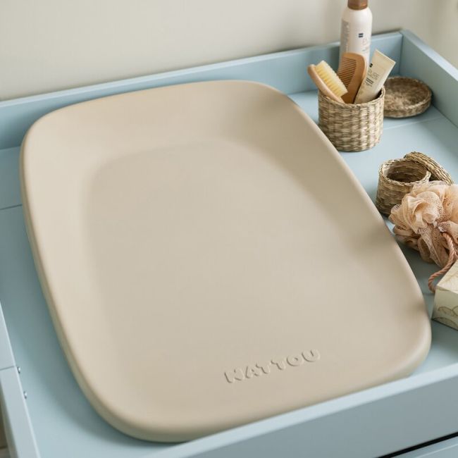 Saltea de infasat, Nattou, Softy, Moale, Utilizabil si fara husa, Design ergonomic, Spuma PU, 70x50x10 cm, Fara BPA, 0 luni+, Beige BYN145060