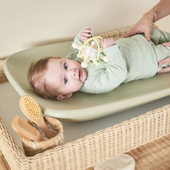 Saltea de infasat, Nattou, Softy, Moale, Utilizabil si fara husa, Design ergonomic, Spuma PU, 70x50x10 cm, Fara BPA, 0 luni+, Green BYN145053