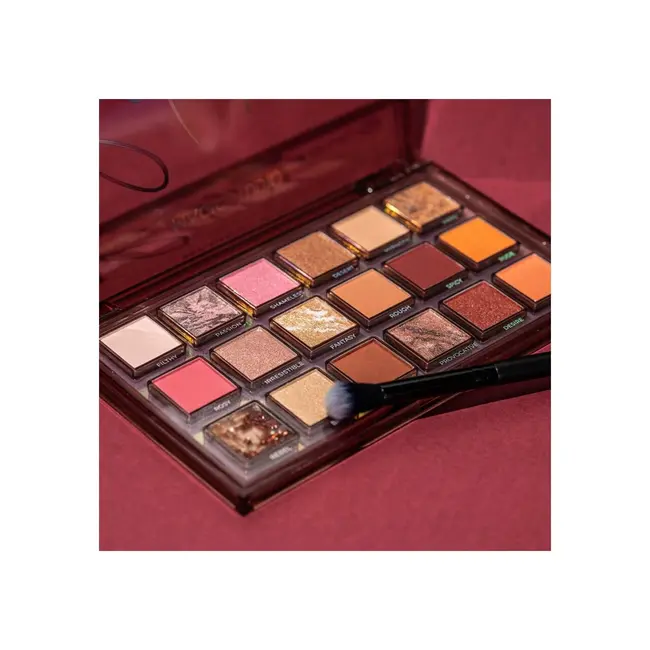 Paleta fard de pleoape Rebellious, 18 Culori, Magic Studio