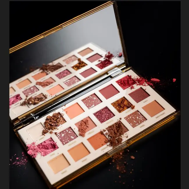 Trusa de machiaj cu oglinda, Very Nude Eyeshadow Palette, Magic Studio