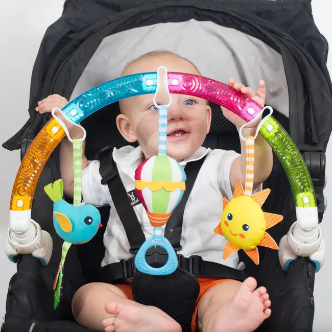 Arc cu jucarii interactive pentru dezvoltare senzoriala