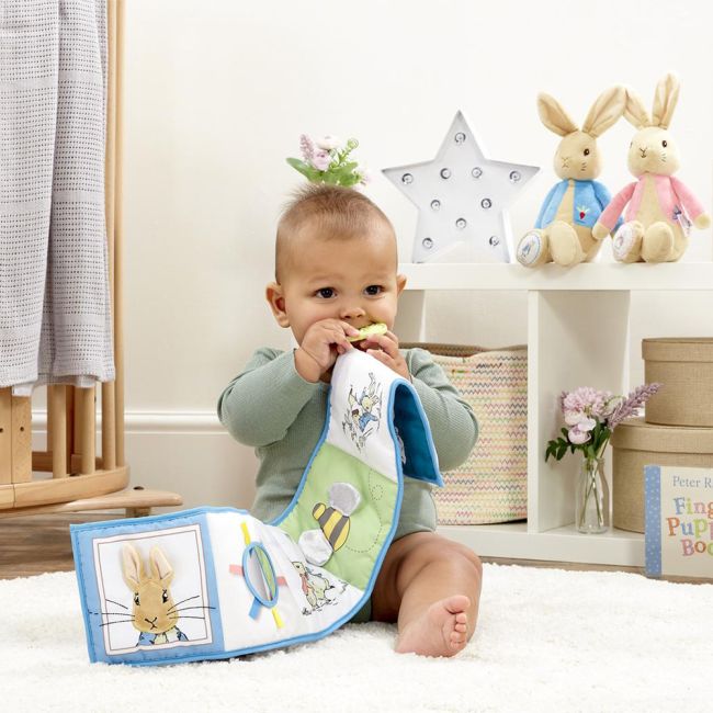 Jucarie - carte Peter the Rabbit cu doua fete pentru dezvoltare senzoriala