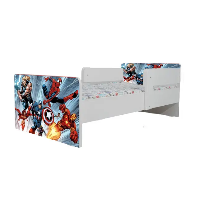 Pat pentru baieti Avengers 3, Cu Dubla Protectie, cu Saltea SafeNest 180x80x8 Cm, 2-16 Ani Ptv8069