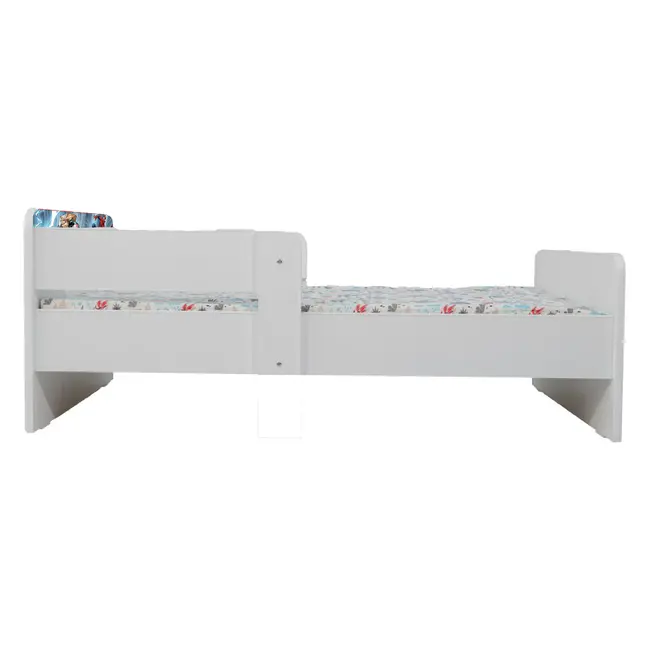 Pat pentru baieti Avengers 3, Cu Dubla Protectie, cu Saltea SafeNest 180x80x8 Cm, 2-16 Ani Ptv8069