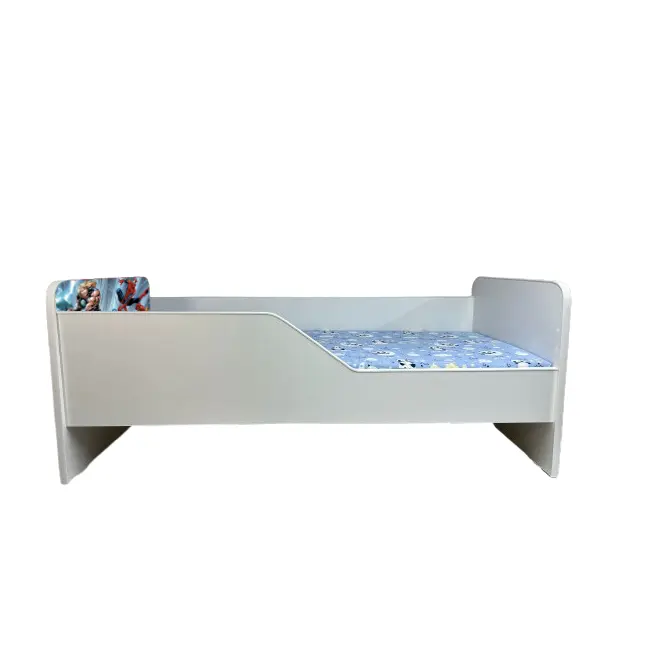 Pat pentru baieti Avengers 3 Gama Sleepy, cu Saltea SafeNest 160x80 Cm, 2-12 Ani  Ptv7835