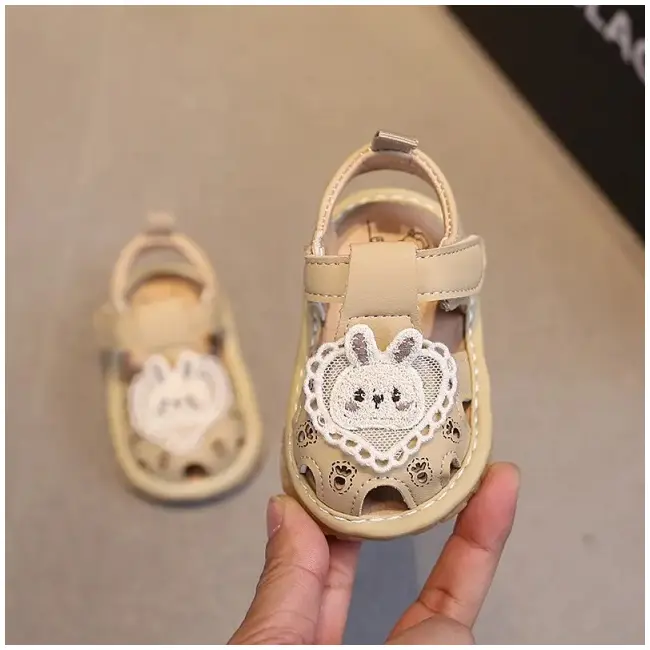 Sandalute crem cu piuitoare - bunny md2025su01-2-c