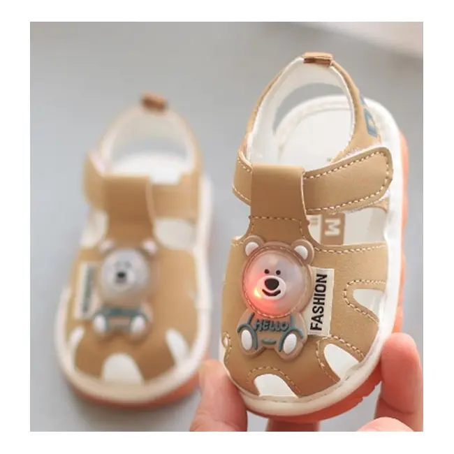 Sandalute crem cu piuitoare si ursulet cu led md2025su11-2-p31