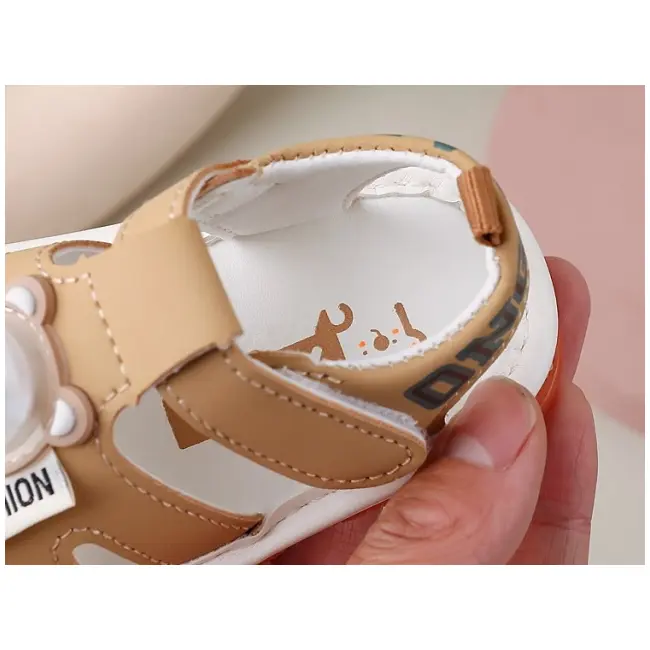 Sandalute crem cu piuitoare si ursulet cu led md2025su11-2-p31