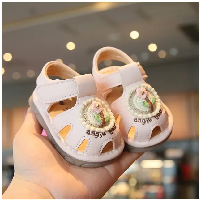 Sandalute roz pudra cu piuitoare - floricica crosetata mb2025su03-1-c