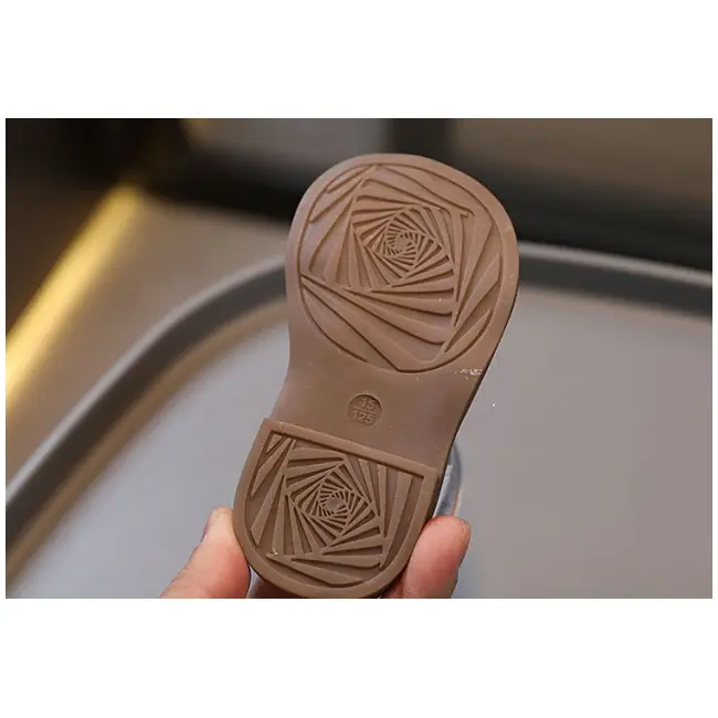 Sandale albe pentru fetite cu fluturas cu strasuri mb2025su50-1-de10