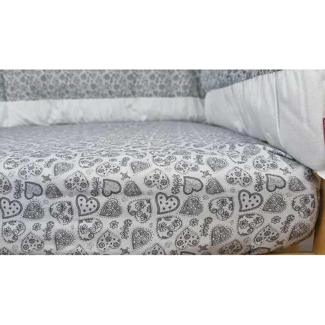 Set cearceafuri Gray Hearts, cu elastic din bumbac, 60x120 cm KDECE260120GRH
