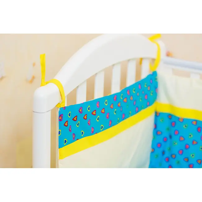 Protectie jumatate patut dimensiune 35 cm x 180 cm Lovely Hearts KDEPJP35180LHEARTS