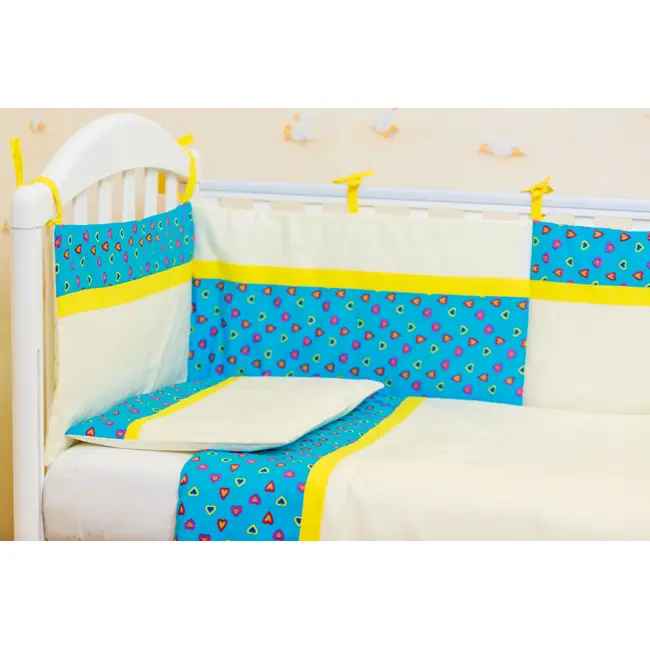 Protectie jumatate patut dimensiune 35 cm x 180 cm Lovely Hearts KDEPJP35180LHEARTS