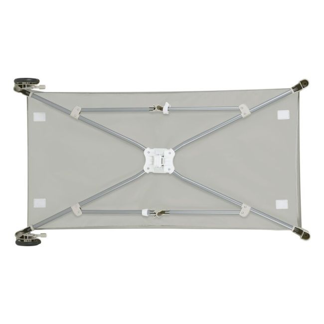 Patut pliant, Lionelo, Flower, Cu doua nivele, Cu arcada, Geanta transport, Masuta de infasat, Bara cu jucarii, Fereastra laterala, 120x60 cm, Conform cu standardele europeane de securitate EN 716 si EN12221, Cappuccino BYNLO-FLOWER_CAPPUCCINO