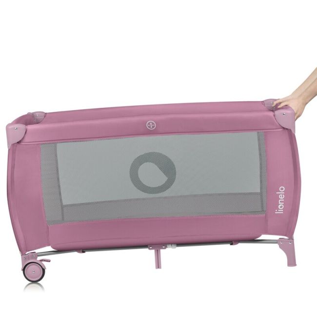  Patut pliant, Lionelo, Stefi Plus, Cu doua nivele, Cu intrare laterala cu fermoar, 2 roti, 120 x 60 cm, Conform cu standardul european de securitate EN 716, Roz BYNLO-STEFI_PLUS_PINK_MAGNOLIA