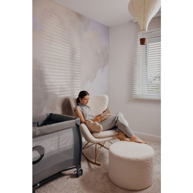  Patut pliant, Lionelo, Stefi Plus, Cu doua nivele, Cu intrare laterala cu fermoar, 2 roti, 120 x 60 cm, Conform cu standardul european de securitate EN 716, Roz BYNLO-STEFI_PLUS_PINK_MAGNOLIA
