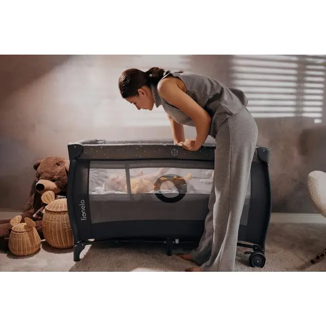  Patut pliant, Lionelo, Stefi Plus, Cu doua nivele, Cu intrare laterala cu fermoar, 2 roti, 120 x 60 cm, Conform cu standardul european de securitate EN 716, Verde Olive BYNLO-STEFI_PLUS_GREEN_OLIVE