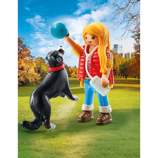 Playmobil - Figurina femeie cu animalut de colectie caine de Munte ARTPM71738