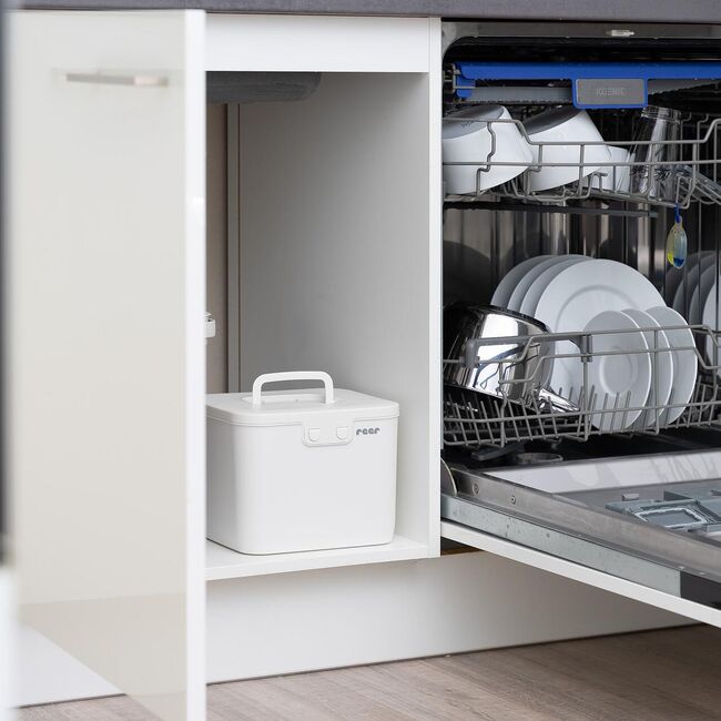 Cutie de depozitare cu sistem de siguranta pentru copii, pana la 24 de luni, Reer SafeContainer 83230