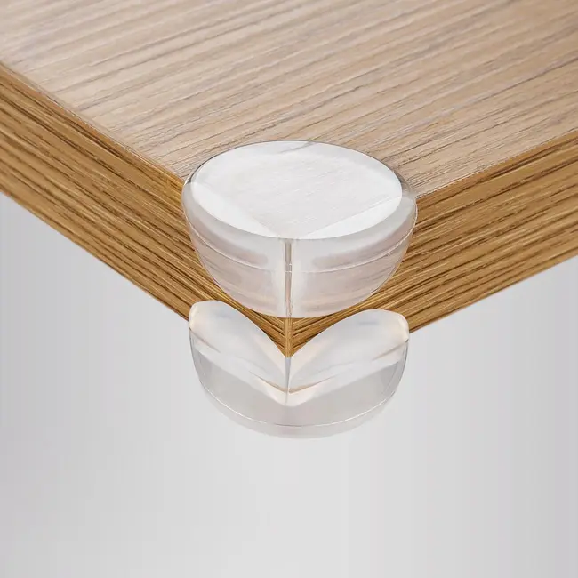 Pachet economic 12 protectii universale pentru colturi, din plastic transparent, cu banda adeziva, rezistente la muscaturi, fara PVC, Reer 82069