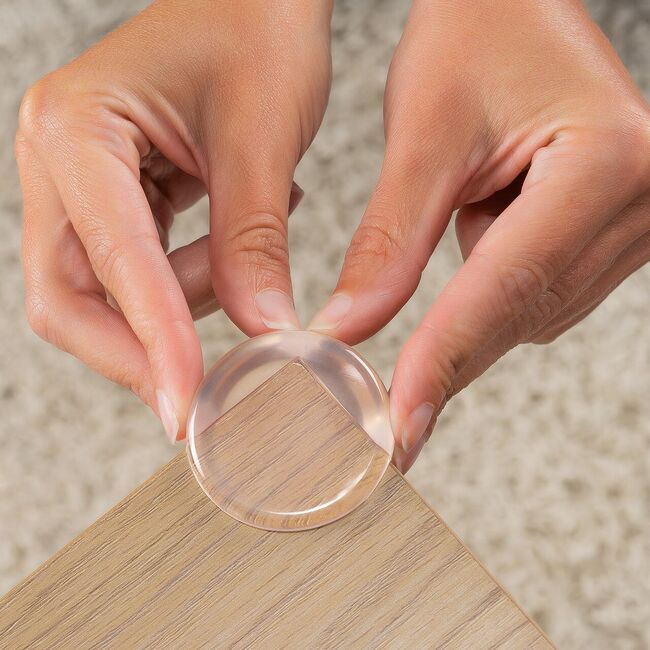 Pachet economic 12 protectii universale pentru colturi, din plastic transparent, cu banda adeziva, rezistente la muscaturi, fara PVC, Reer 82069