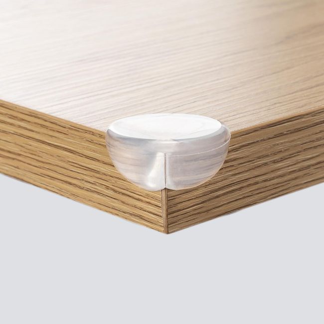 Set 4 protectii universale pentru colturi, din plastic transparent, cu banda adeziva, rezistente la muscaturi, fara PVC, Reer 82049