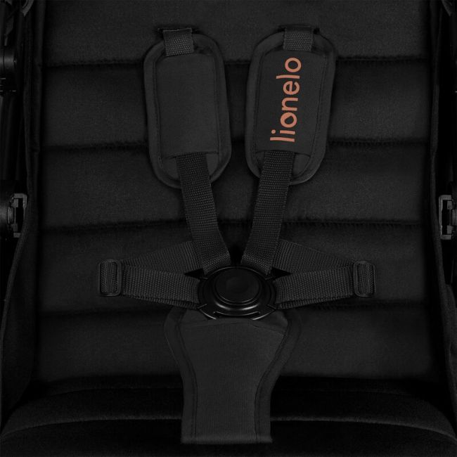 Carucior sport, Lionelo, Mira, Maner reglabil in 5 pozitii, Spatar si suport de picioare reglabile, Plasa de tantari si suport biberon incluse, Pana la 22 kg, 6 luni+, Conform cu EN1888-1, EN1888-2, Testare SGS, Negru BYNLO-MIRA_BLACK_ONYX