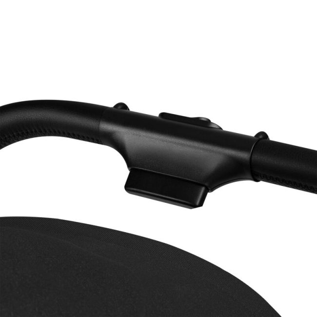 Carucior sport, Lionelo, Mira, Maner reglabil in 5 pozitii, Spatar si suport de picioare reglabile, Plasa de tantari si suport biberon incluse, Pana la 22 kg, 6 luni+, Conform cu EN1888-1, EN1888-2, Testare SGS, Negru BYNLO-MIRA_BLACK_ONYX