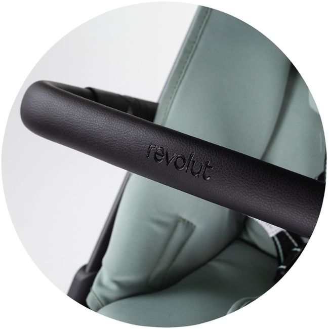 Carucior sport chipolino revolut cu sezut rotativ basil hublkrv02505ba