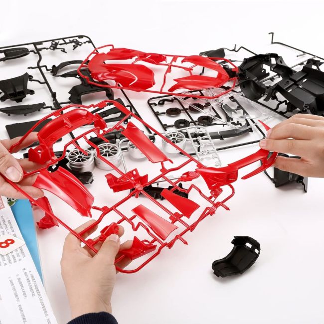 MASINUTA CONSTRUIBILA CU TELECOMANDA FERRARI FXXK EVO SCARA 1 LA 18 VIVRas96900