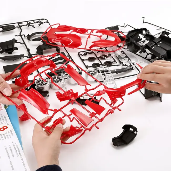 MASINUTA CONSTRUIBILA CU TELECOMANDA FERRARI FXXK EVO SCARA 1 LA 18 VIVRas96900