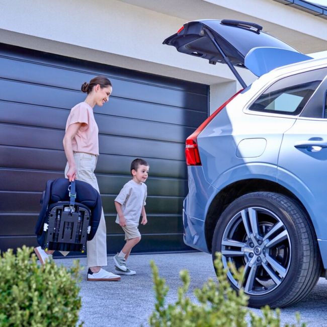 Scaun auto pliabil, Lionelo, Nelly, i-Size, 76- 150 cm, Tetiera reglabila in 15 pozitii, Spatar reglabil in 4 pozitii, Sisteme de fixare Isofix si Top Tether, Sezut lat si confortabil, Conform cu ECE R129, Gri BYNLO-NELLY_I-SIZE_GREY_GRAPHITE