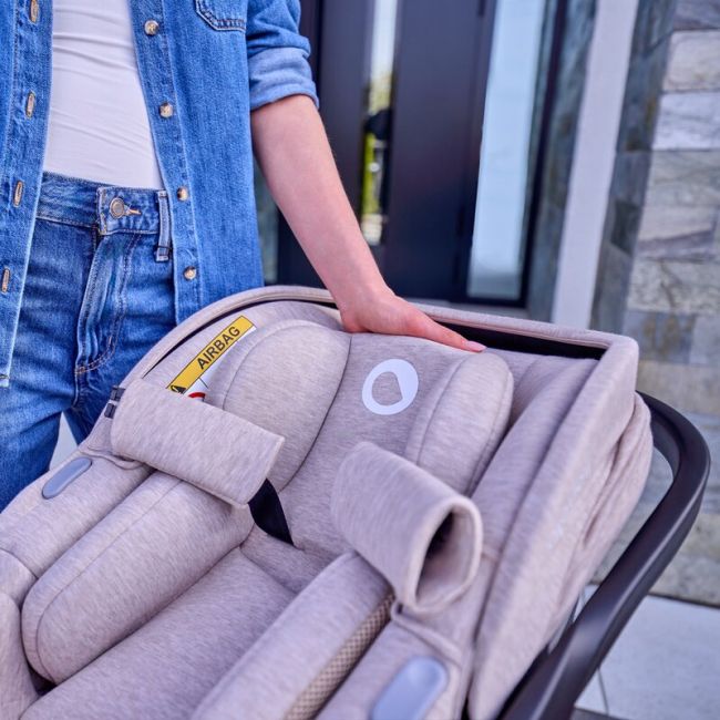 Scoica auto, Lionelo, Moxie, i-Size, 40-87 cm, Tetiera reglabila, intarita cu spuma de memorie, Carcasa ventilata, Din bambus, Protectie avansata, Conform cu R129, Bej BYNLO-MOXIE_I-SIZE_BEIGE_SAND