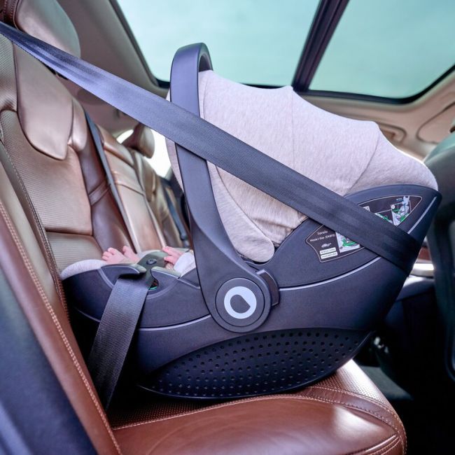Scoica auto, Lionelo, Moxie, i-Size, 40-87 cm, Tetiera reglabila, intarita cu spuma de memorie, Carcasa ventilata, Din bambus, Protectie avansata, Conform cu R129, Negru BYNLO-MOXIE_I-SIZE_BLACK_CARBON