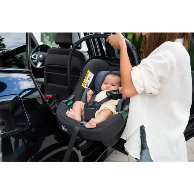 Scoica auto, Lionelo, i-Size Astrid, Include baza Isofix, 0-13 Kg, 40-87 cm, Cu maner si capotina reglabile, Cu protectie laterala avansata, Salteluta confortabila, Testat ADAC, Conform cu R129, Verde BYNLO-ASTRID_I-SIZE_GREEN+BASE_BLACK