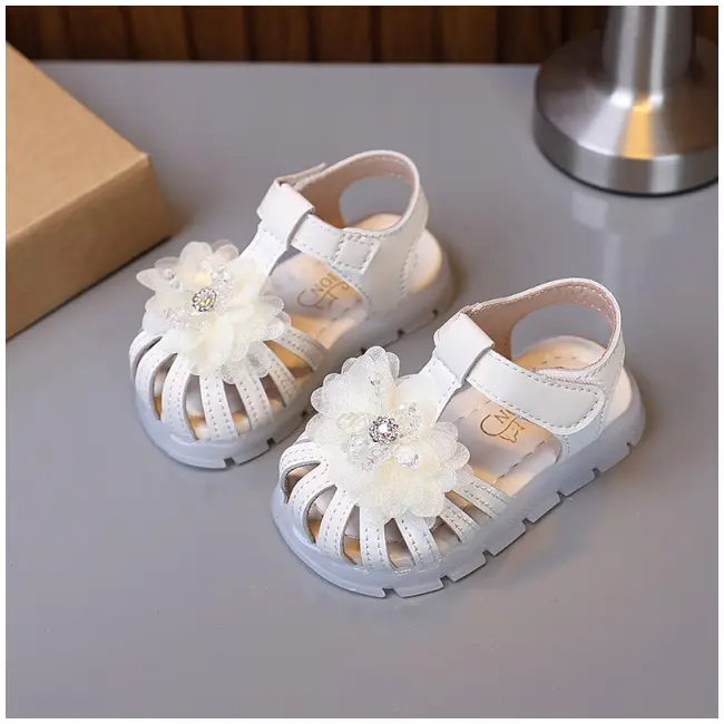 Sandale ivoire elegante fetite – cu flori 3d si talpa flexibila md2025su47-1-c