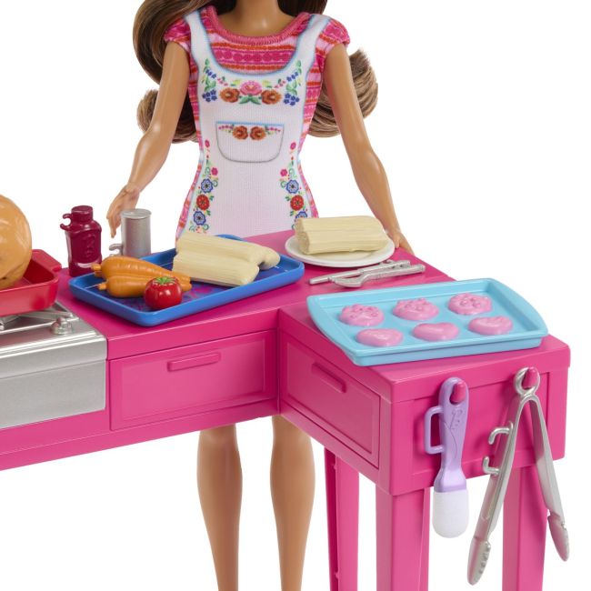 BARBIE SI TERESA RETETA PENTRU PRIETENIE SET PAPUSA TERESA SI BUCATARIE CU ACCESORII VIVMTJCT06