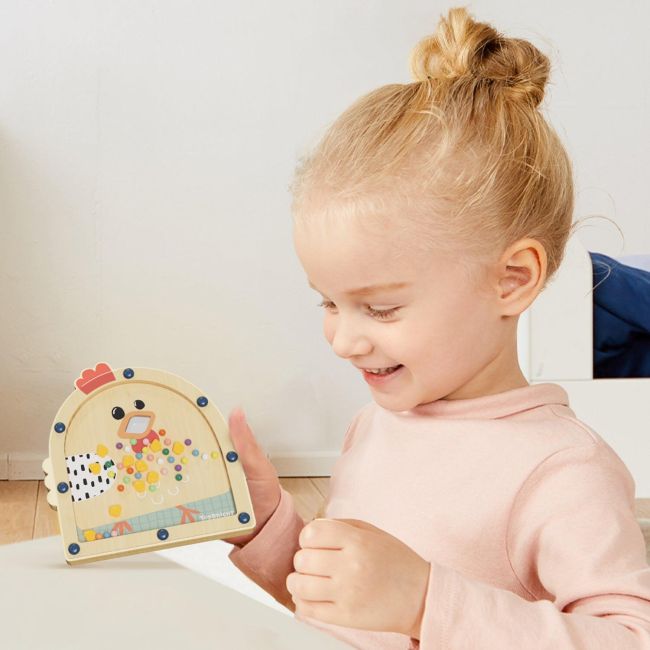 Joc montessori - hraneste gaina