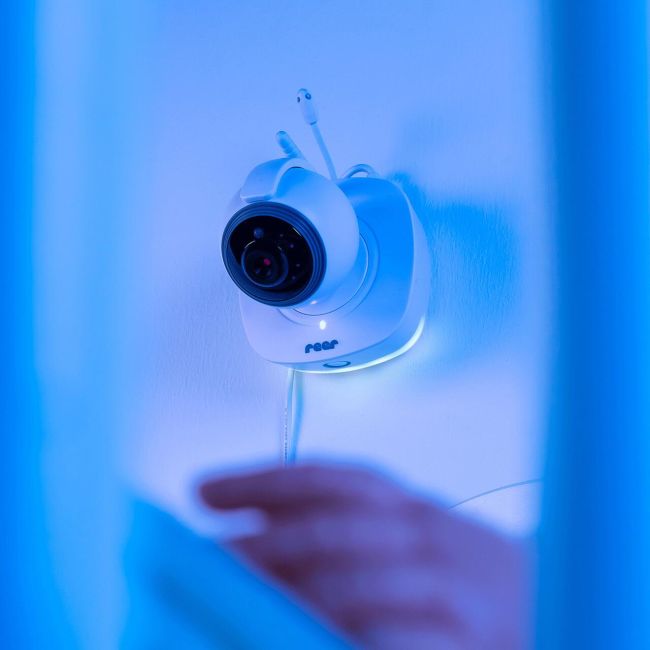 Video monitor digital pentru bebelusi cu camera rotativa si urmarire inteligenta a miscarii, REER BabyCam XL 80440