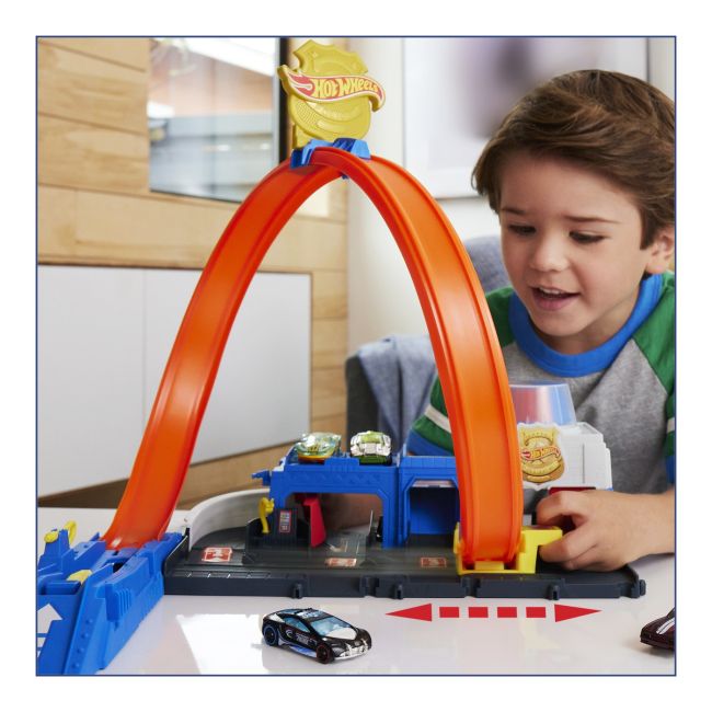 HOT WHEELS CITY SET DE JOACA SUPER STATIE DE POLITIE VIVMTJBM71
