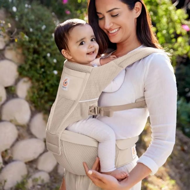 Marsupiu Alta Hip Ergobaby, 4 luni - 4 ani , 5.5-20.4 kg, Natural Beige TNABCHIPSFMNATBGE