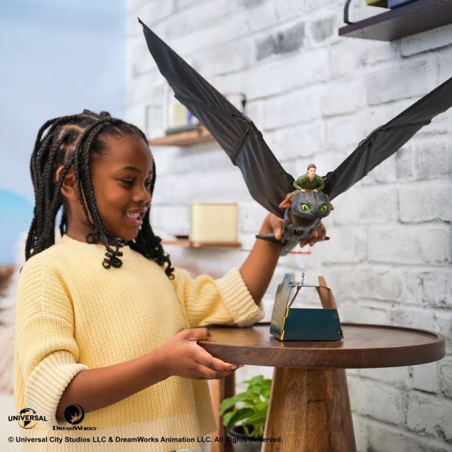 CUM SA ITI DRESEZI DRAGONUL FIGURINA DRAGON TOOTHLESS ZBURATOR CU TELECOMANDA VIV6074369