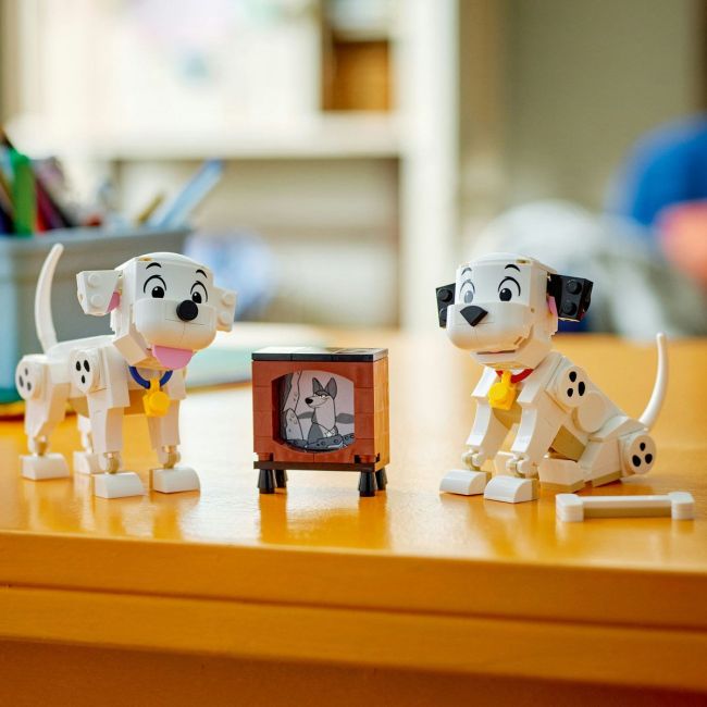 LEGO DISNEY CATELUSII LUCKY SI PENNY DIN 101 DALMATIENI 43271 VIVLEGO43271