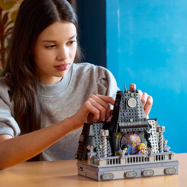 LEGO WEDNESDAY DORMITORUL LUI WEDNESDAY SI AL LUI EMID 76781 VIVLEGO76781