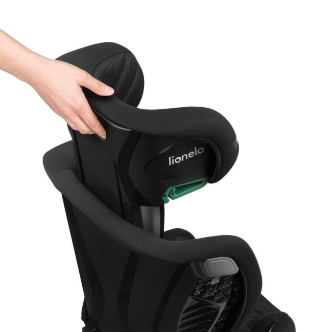 Scaun auto, Lionelo, i-Size Igo, 100- 150 cm, Cu isofix, Protectie laterala, Ajustare spatar in 2 pozitii, Tetiera Tri-Guard reglabila in 11 pozitii, Conform cu standardul european de securitate R129, Negru BYNLO-IGO_I-SIZE_BLACK_CARBON