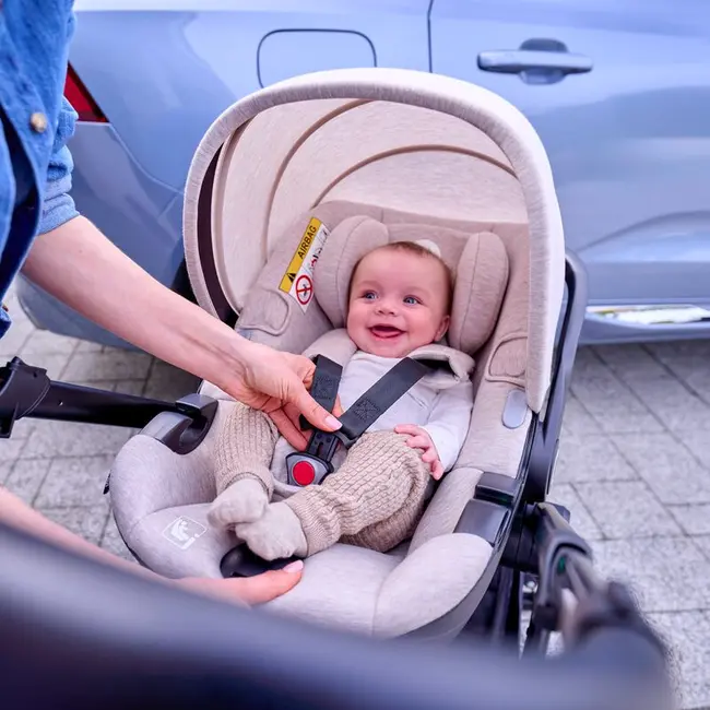 Scoica auto, Lionelo, Moxie, i-Size, 40-87 cm, Tetiera reglabila, intarita cu spuma de memorie, Carcasa ventilata, Din bambus, Protectie avansata, Conform cu R129, Mov BYNLO-MOXIE_I-SIZE_PINK_MAUVE