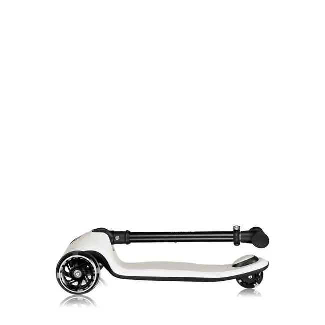 Trotineta pentru copii, Lionelo, Mey, Ultrapliabila, Cu lumini si cosulet, Maner ajustabil pe inaltime, 3 ani+, Pana la 50 Kg, Ultra usor, 2.8 kg, Conform cu standardul EN71-1/2/3, Certificata Intertek, Bej BYNLO-MEY_BEIGE_SAND
