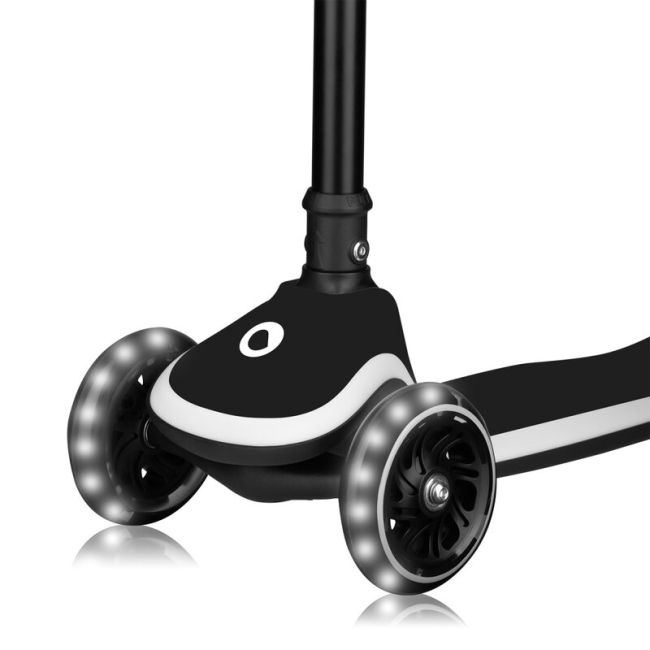 Trotineta pentru copii, Lionelo, Mey, Ultrapliabila, Cu lumini si cosulet, Maner ajustabil pe inaltime, 3 ani+, Pana la 50 Kg, Ultra usor, 2.8 kg, Conform cu standardul EN71-1/2/3, Certificata Intertek, Negru BYNLO-MEY_BLACK_ONYX
